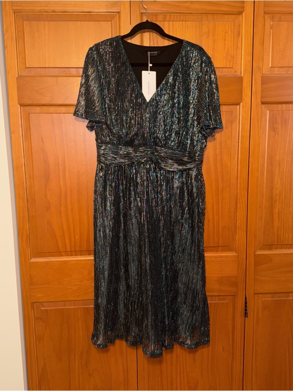 BloomChic Metallic Pleated V-Neck Midi Dress - Teal & Black